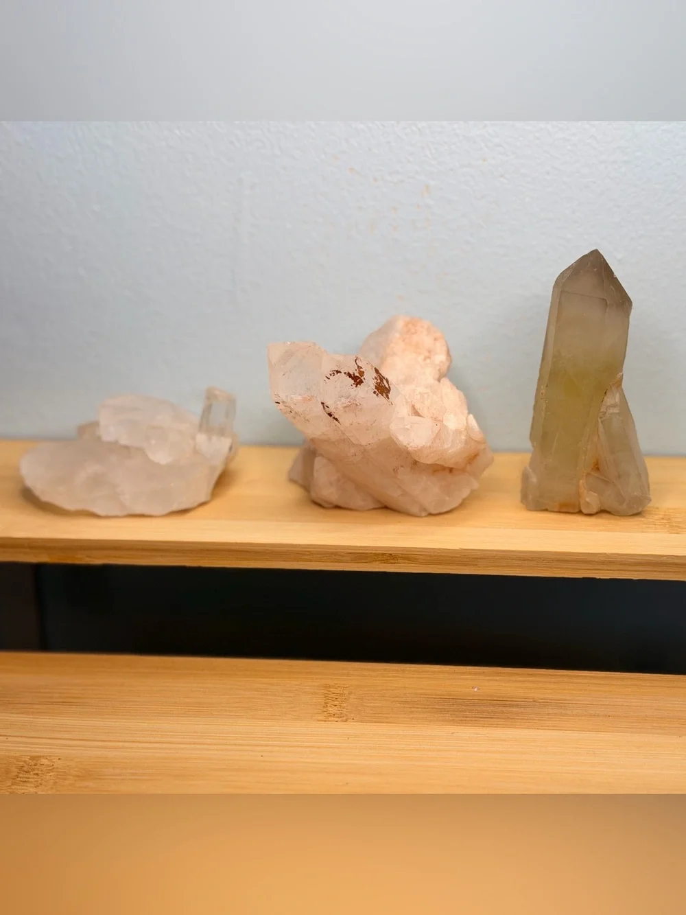 #001 Quartz Collection - Picture 2 of 2
